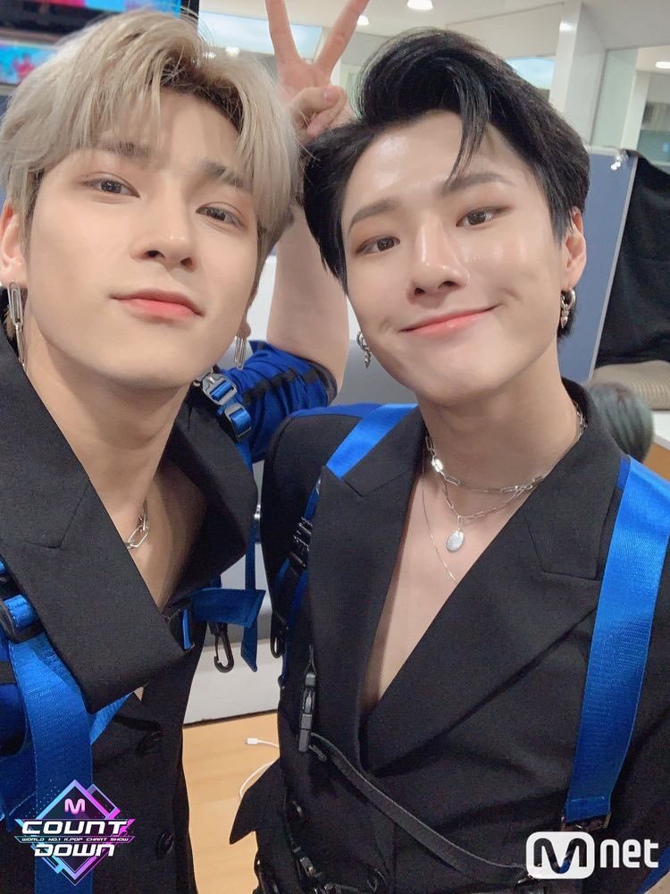 dbnnkk's tweet photo. ทุกคนล้วนมีอดีตที่หอมหวาน.... กุผ่านมันมาได้ยังไงนะ
#ซึงกยอ�� https://t.co/Reg2KupGH8