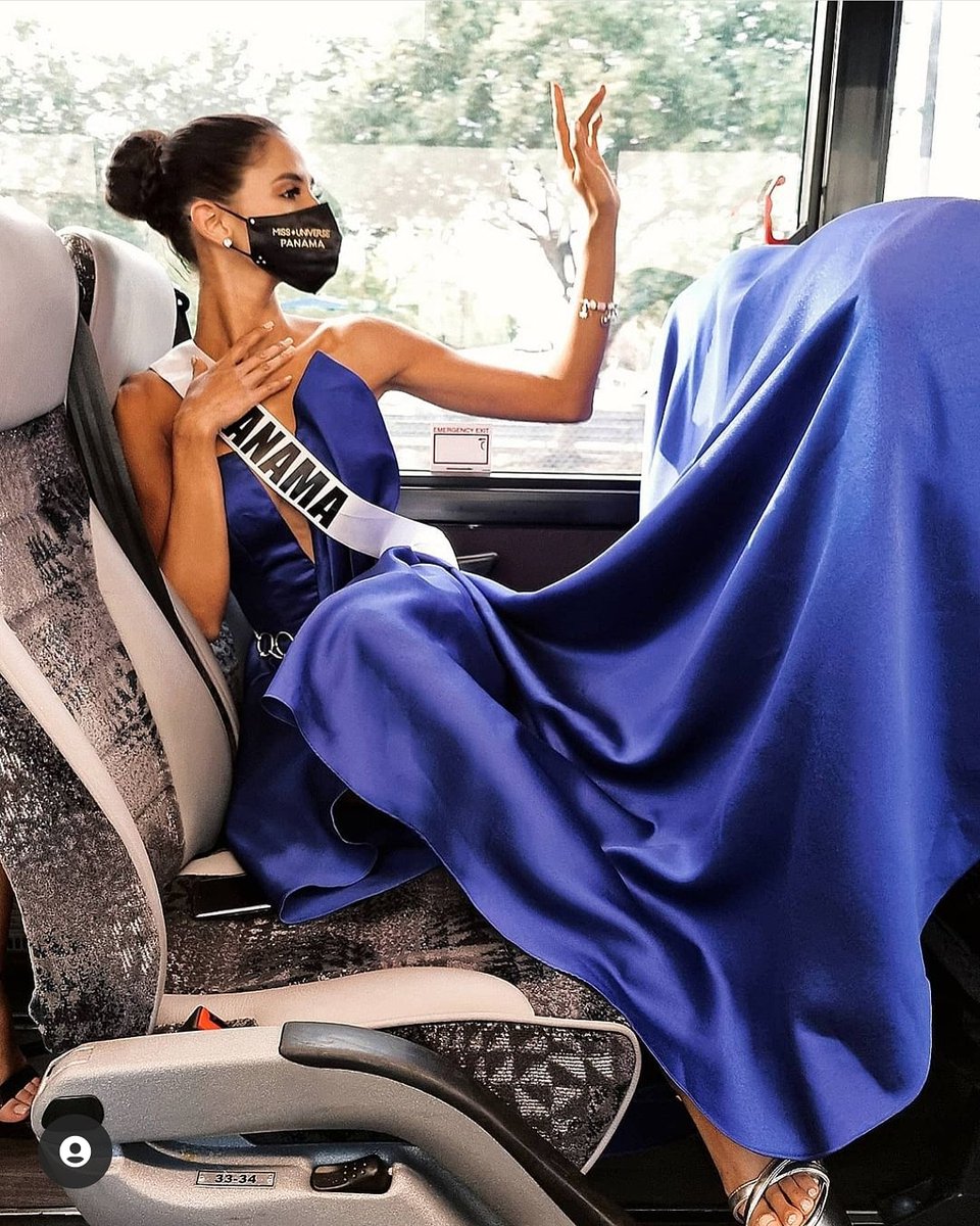 primicia24_7's tweet photo. #EntreFamosos Hermosa nuestra representante en el Miss Universo. 

Carmen Jaramillo lo está dando todo con sus look en este certámen. https://t.co/GQhjDbHCmu