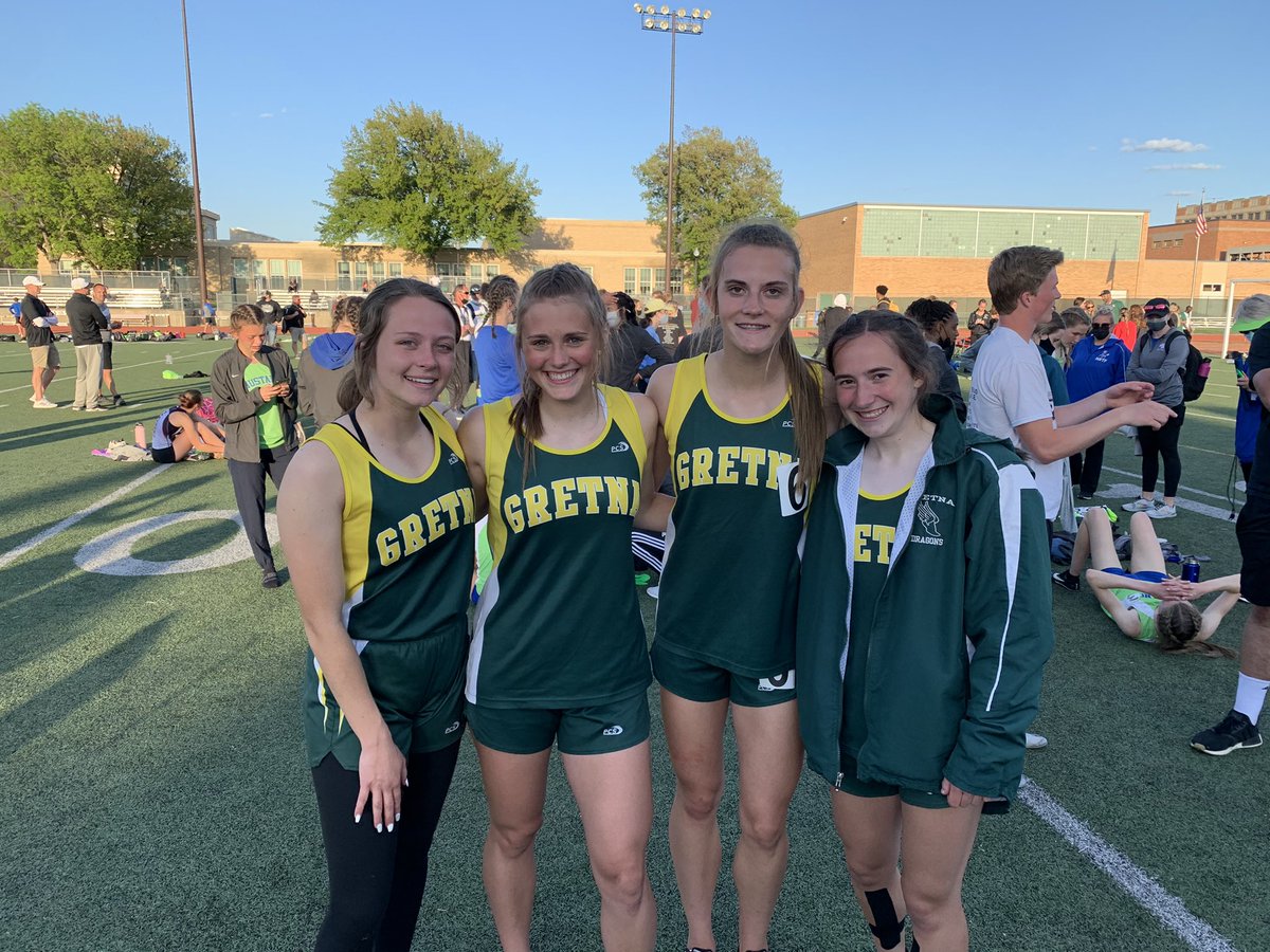 GretnaXC_TF's tweet photo. Girls 4x4 relay is #BurkeBound So is the boys 4x4 relay and the Boys 4x100m relay!! #GoDragons https://t.co/4hsmmdPsfQ