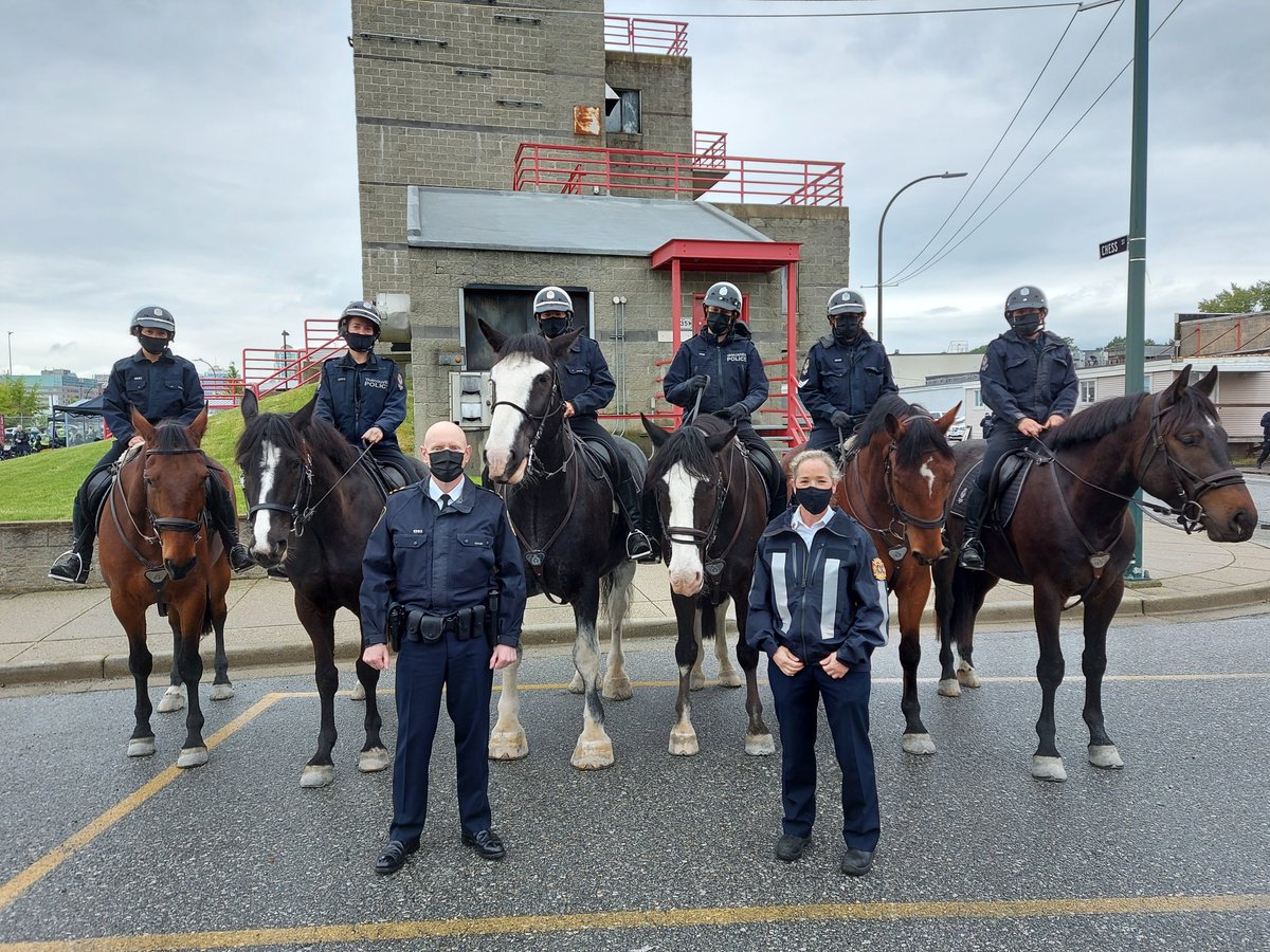 Always great to see our #VPD #MountedUnit members who serve our city so proudly! #PublicSafetyUnit #TrainingDay @VPDHorses @VancouverPD @VanFireRescue @Karen_Fry #PublicSafetyMatters