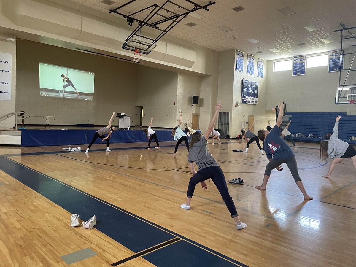 EmilyStapler's tweet photo. A little bit of yoga today... https://t.co/1HlbS0tVpe