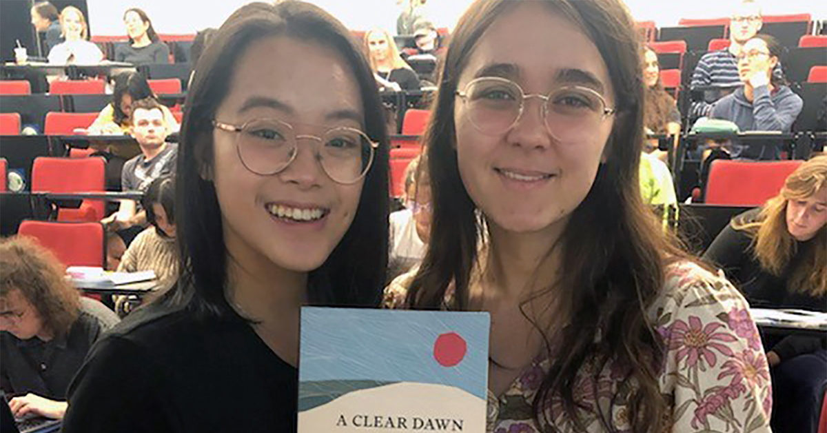 This weekend at @AklWritersFest 'A Clear Dawn: New Asian Voices from Aotearoa New Zealand' @AUPBooks edited by @pjkmorris and Alison Wong is launched. Paula from @ArtsAucklandUni gave a sneak preview to two of its young writers. #AsianKiwi #NZbooks  bit.ly/33cgv30