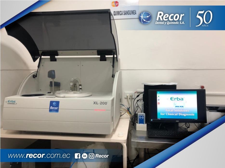 RecorEcuador's tweet photo. Trabajamos en la instalación de un equipo analizador de química sanguínea XL -200, sistema de ósmosis inversa y equipamiento complementario junto a @Salud_CZ3  en el Hospital Movil 2 en la ciudad de Alausí. Este centro brinda atención a pacientes de la zona y comunidades aledañas https://t.co/T9egheY6lw
