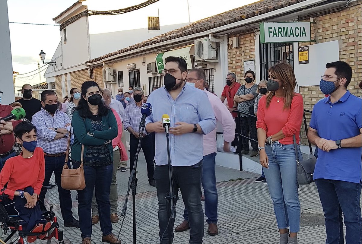 FranCarrasco's tweet photo. Es la segunda vez que #MorenoBonilla miente a la cara al pueblo de Lora en materia sanitaria: la primera fue con la promesa del #hospitalcomarcal y la segunda con el restablecimiento de los servicios del centro de salud de #ElPriorato cuando acabará el #EstadodeAlarma: MENTIRA‼️ https://t.co/qknaPK82xi