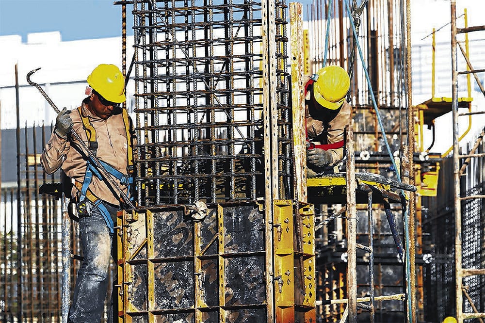 EconomiaBo's tweet photo. #ConstructorSeguro | El seguro para trabajadores de la construcción es compatible con otros seguros: https://t.co/2dmPiDaK6w
#VamosASalirAdelante
#ReconstruimosLaEconomía https://t.co/KxFP7PKWP6