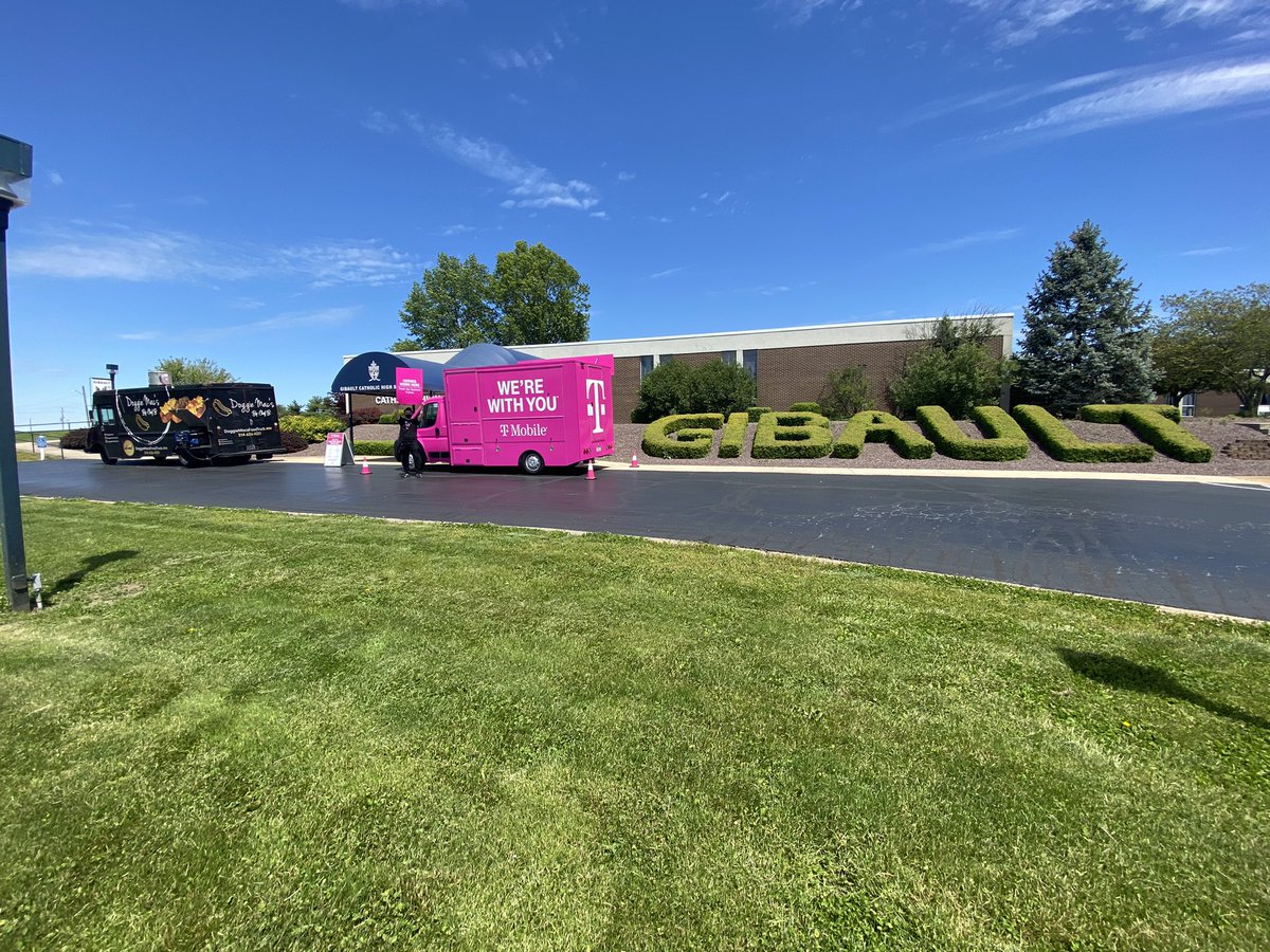 Out in Waterloo, IL thanking the teachers of <a href="/GibaultCatholic/">Gibault</a> Thank you for ALL that you do! 📚 We appreciate you. Catch us back in Waterloo 📍 this Saturday at the Bags &amp; Badges Tournament for Special Olympics!! 🚚🤩 #TeacherAppreciation #TruckLife #MagentaMagic ✨