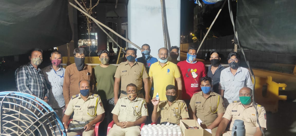 RohanBh92905481's tweet photo. Mumbai police doing their duties day and night in covid situation for people safety so our Borivali national youth congress team decided to give them small gift from our side under the leadership of  adv Nilesh bhosle, Kiran more and my influencer Rohit dada pawar🙏🙏 https://t.co/3YByRwSncF