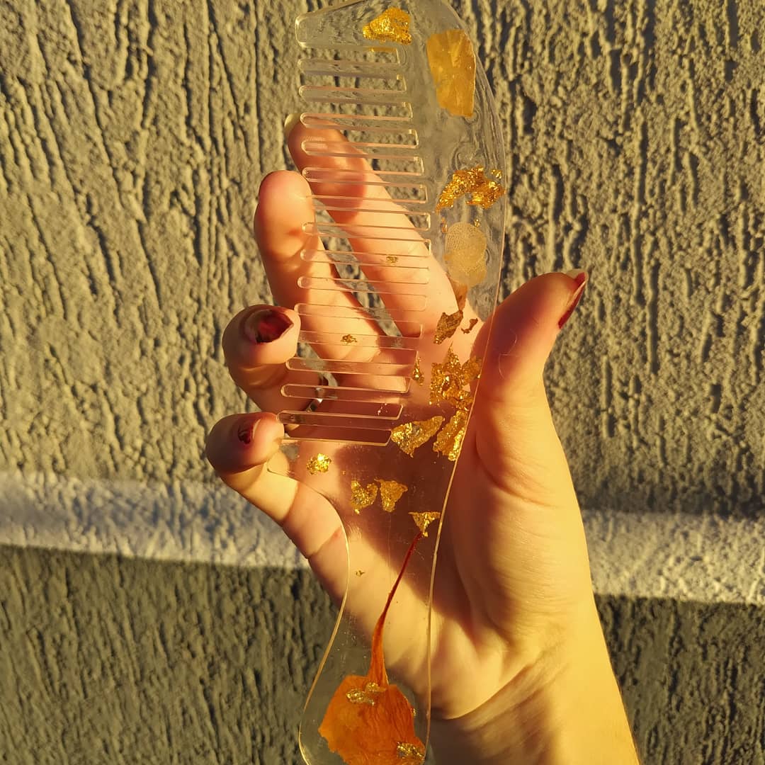 MellifluousRes1's tweet photo. Pente inspirado no outono🍂

#Outono #pente #pentederesina #resinart #resina #primavera #art #feitocomcarinho #feitoamão #peteadeira https://t.co/gNkfeM4wW8