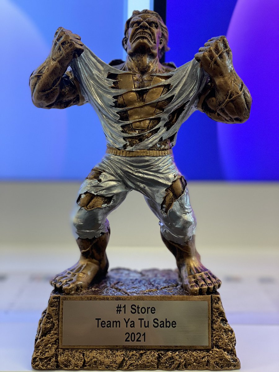 _Jesus_Padilla's tweet photo. Proud of this team right here.
Through all the adversity April threw at them, they EARNED the #YaTuSabe trophy!
The Reyn-Supreme Crown is next! 🚀 #HastaLeeVista
@zcabrera02 @reynaolivo1 @One_FLA @jrluna11 @wanduatt https://t.co/6FMTJdRtbw
