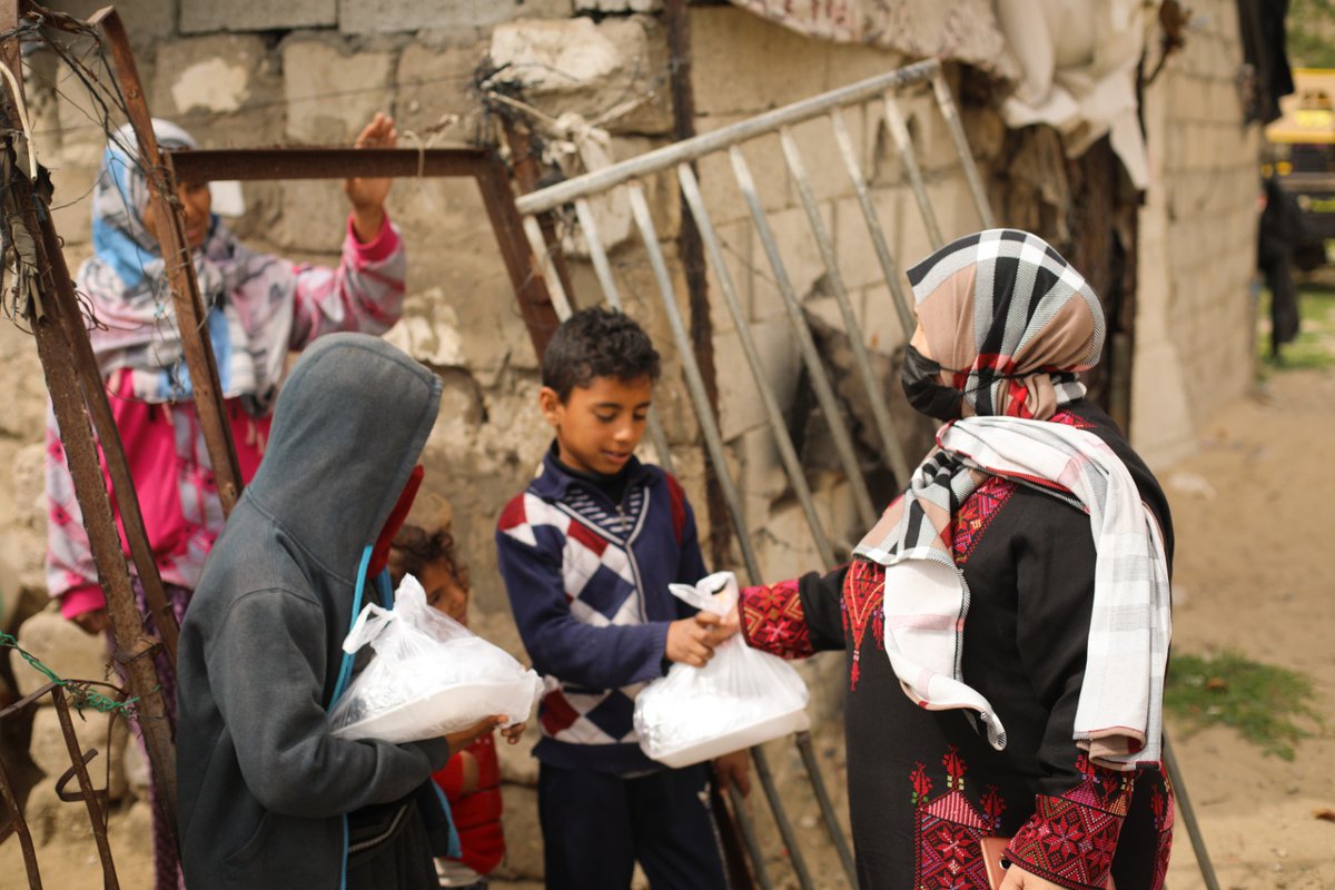RebuildingAll's tweet photo. In this  emergency time in Gaza, Mrs. Najah's Kitchen  continues to make food deliveries in Rafah. For families struggling to feed themselves, the bombings are making their situations even more desperate. Mrs. Najah's Kitchen is needed now more than ever. 
https://t.co/NYTNsD1YM1 https://t.co/umVAPZQPim