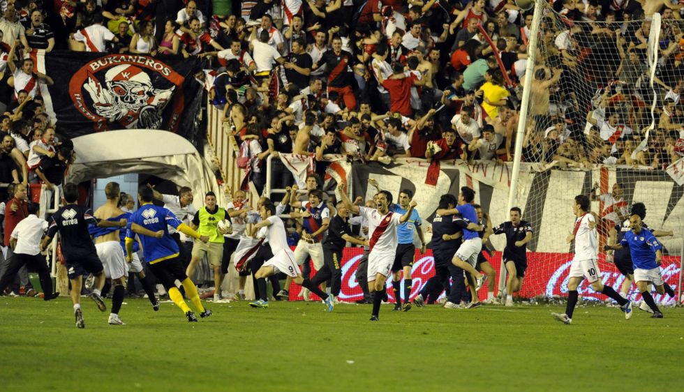 FernandoSebas73's tweet photo. Hoy hace 9 años de uno de los días más felices de nuestra vida como rayistas, si no el que más.
Hoy hace 9 años del gol que hizo temblar los cimientos de Vallecas. Hoy hace 9 años del "Tamudazo".
Brutal.
Acojonante.
Como un bote de Fruco. https://t.co/1Ph7BEJXts