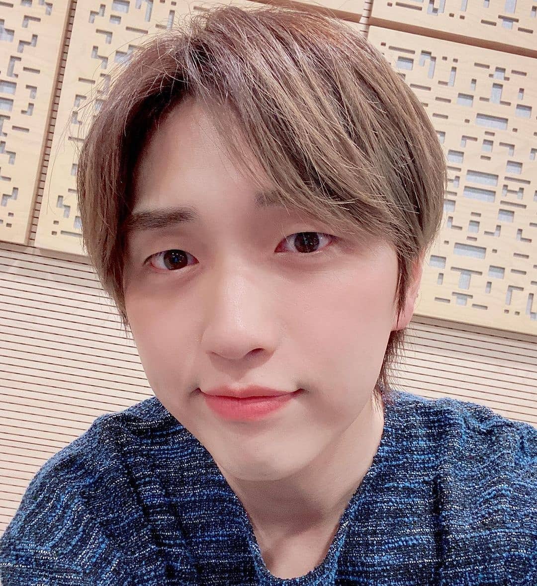dindinph's tweet photo. [051221] 

@dindin_musichigh IG Update 

#DinMuha 

Today's studio was almost a drinking party for three men #🍻
The real talk of my friends 🗣🗣 I felt like I was listening to it at the next table...⭐️
Time flew so fast 😂 So that we could talk about everything we couldn't. https://t.co/i41AmoynWk