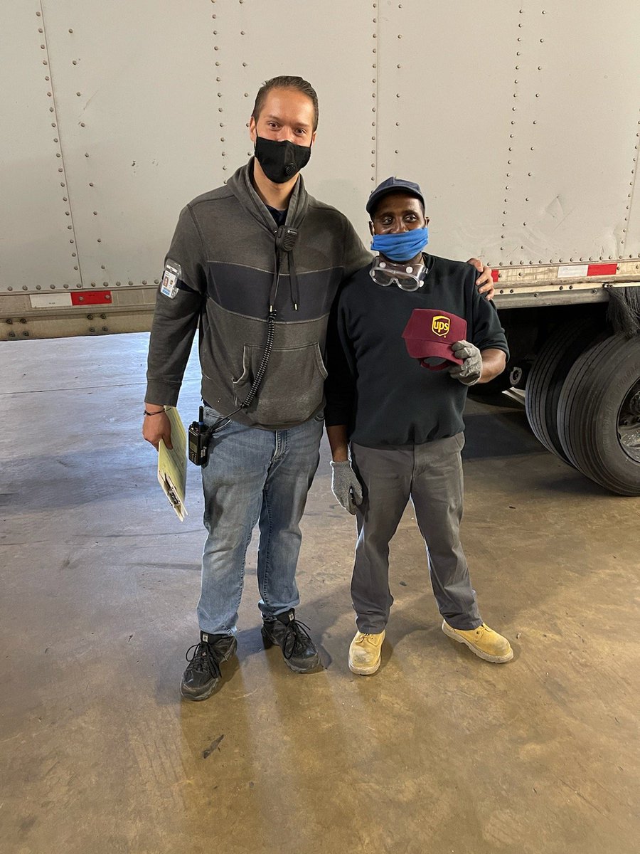 FailMelanie's tweet photo. Secondary supervisors Sharie and Blaise recognizing their employees for #teamlifting and using #loadstand @BarbaraRucker5 @daveortone @RobertCapone17
@LaurenCarroll44 @BobKee6 @BillMillman88 @RayBarczak @AndyWhiteups @EricLinderUPS @JohnEitel2 @LindaO1229 https://t.co/H4ldF0byuy