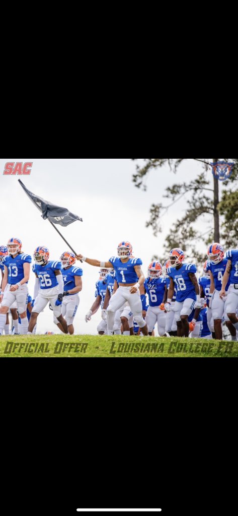 Daelonsmith3's tweet photo. Blessed🙏🏾 @nate_janzen @LC_ftball @thsbobcats https://t.co/7bnY5oomqx