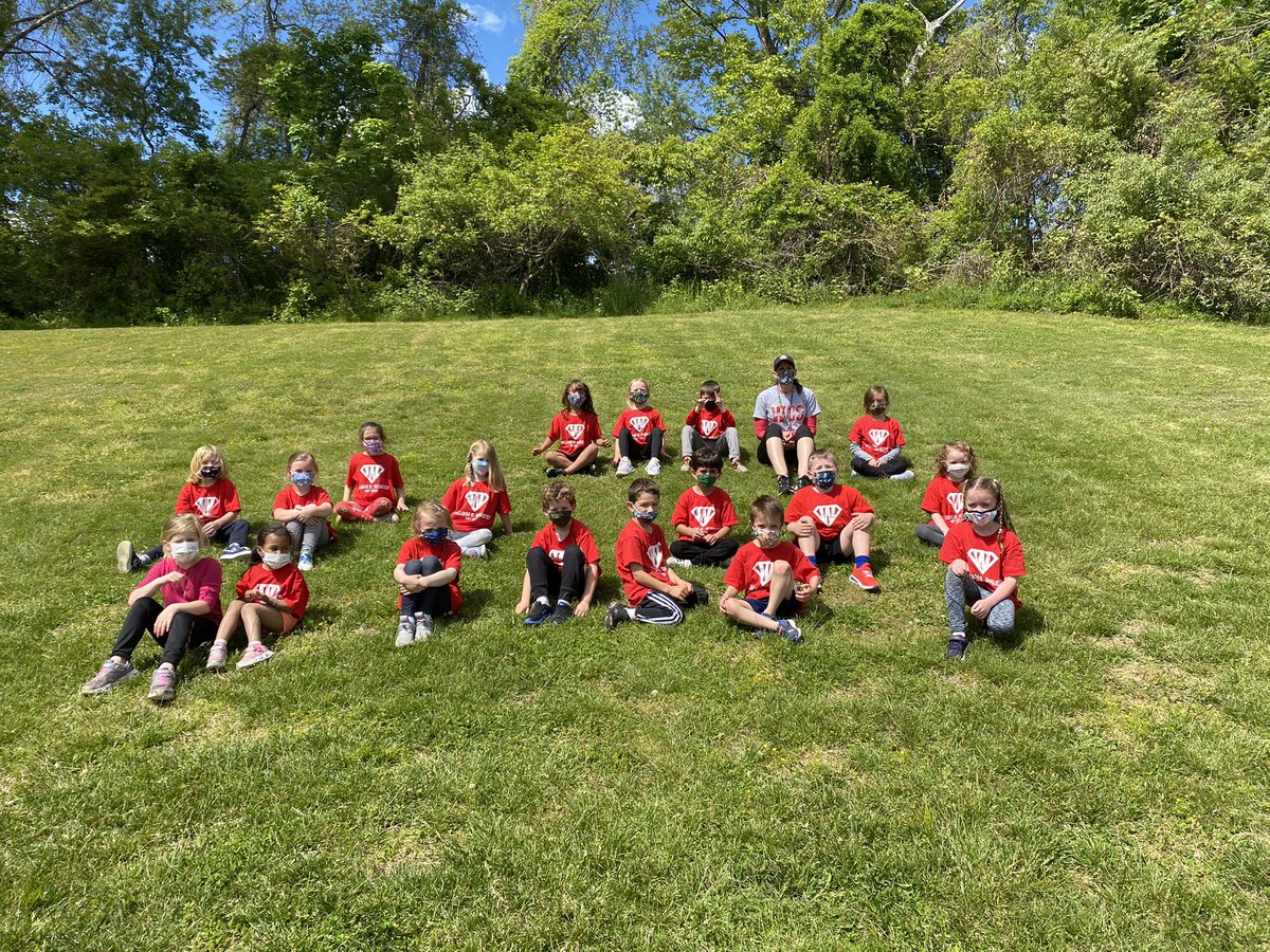 CaroleWidmayer's tweet photo. Field Day fun! https://t.co/K2Yf8wX8Ad