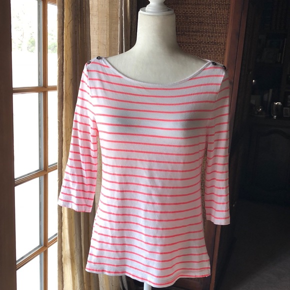 Laylascloset's tweet photo. So good I had to share! Check out all the items I'm loving on @Poshmarkapp #poshmark #fashion #style #shopmycloset #oldnavy #brighton #express: https://t.co/iAJ1WZNeX8 https://t.co/hAA2mDVg22