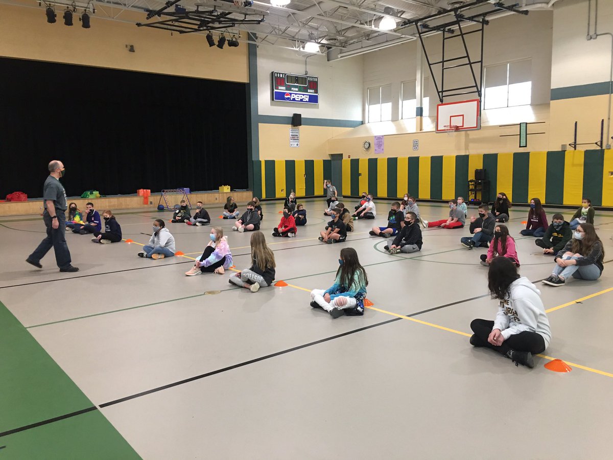 drabate_dlms's tweet image. Today began our 5th grade move up days @deerlakessd TY to the DLMS StuCo students for leading the tours! #dlproud @MrsVanEU This is a great group of future middle schoolers!