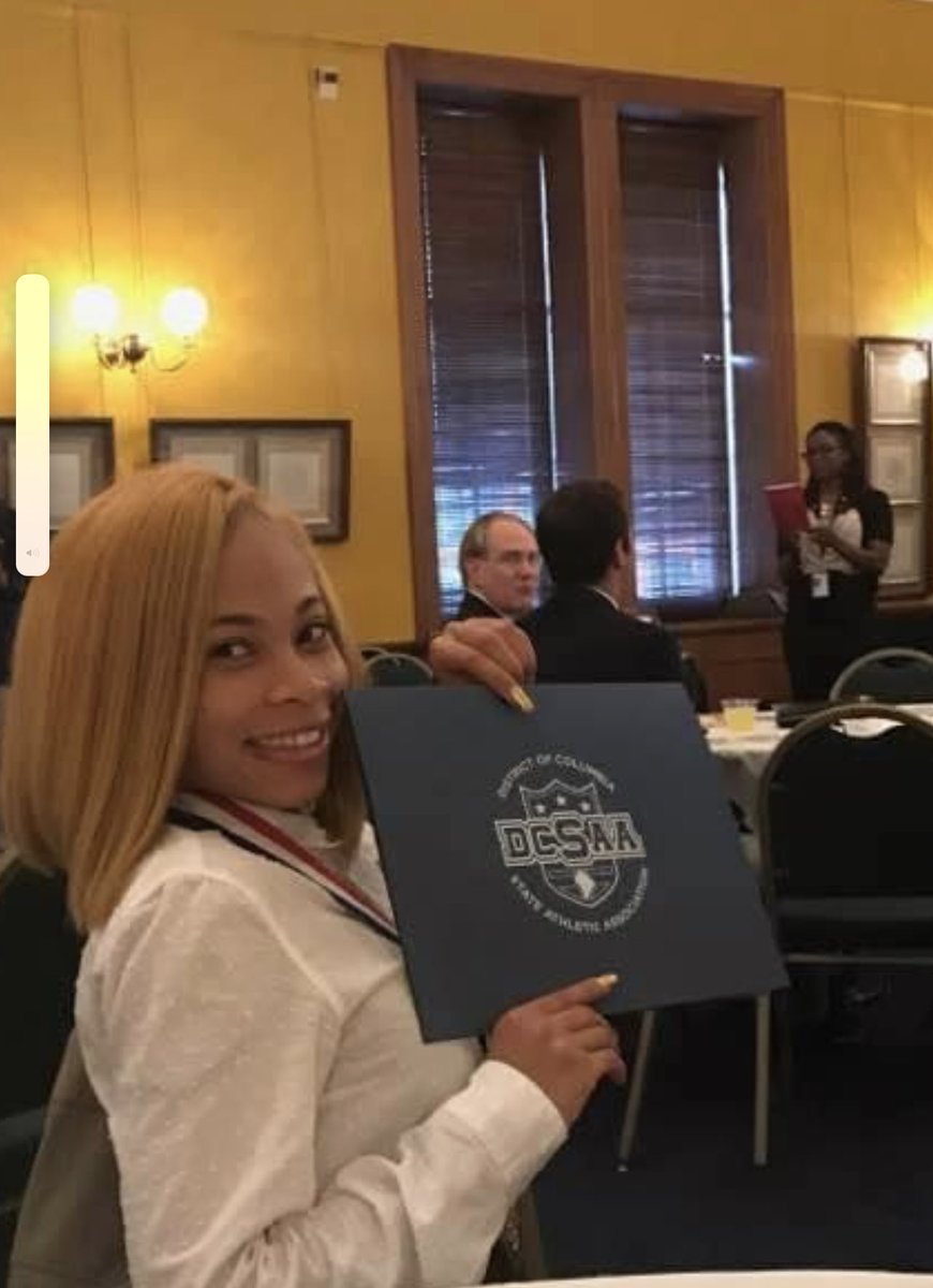 anacheer20020's tweet photo. Congratulations Jewel, we are proud of you for graduating with honors from ⁦@ncatsuaggies⁩ with a degree in Elementary Education. ⁦@AnacostiaHigh⁩ ⁦@AnaAthleticDept⁩ ⁦@DCSAASports⁩ ⁦@DciaaSports⁩ https://t.co/mpB3WcHn57