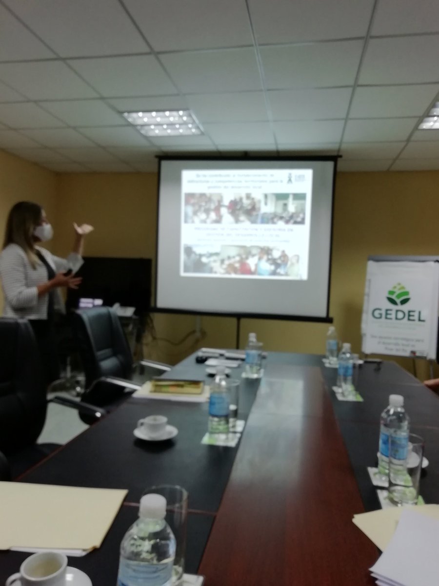 FelixDuarteOrte's tweet photo. Hoy visité el Centro de Gestión de Estrategia del Desarrollo Local en Pinar del Río, referencia nacional en la gestión del gobierno y su vínculo con la universidad. #CubaViva #SomosContinuidad https://t.co/W1TtUX4DNs
