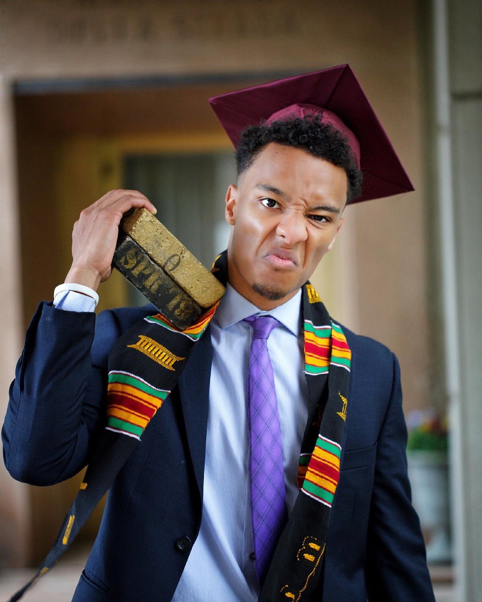 Theta1910's tweet photo. Congratulations to Bro. Tommy Barrow Jr. @BarrrowJoe (SPR 19) and Bro. Phillip Arrington IV @ph_illip (FA 20) on graduating from Loyola University of Chicago! Continue to do the work of Alpha 🤙🏾 #BeGreater https://t.co/GvgFU9wo50