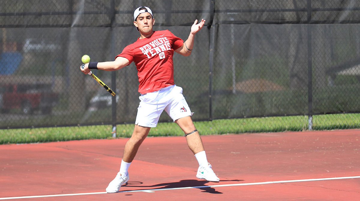 IueSaac's tweet photo. Congratulations to Manuel Roman for winning the Leadership Award. The Leadership Award exemplifies an athlete that has been a consistent presence of leadership and professionalism on their team. Nominees for the Leadership Award should be role models on the team and help... https://t.co/foDORR9viL