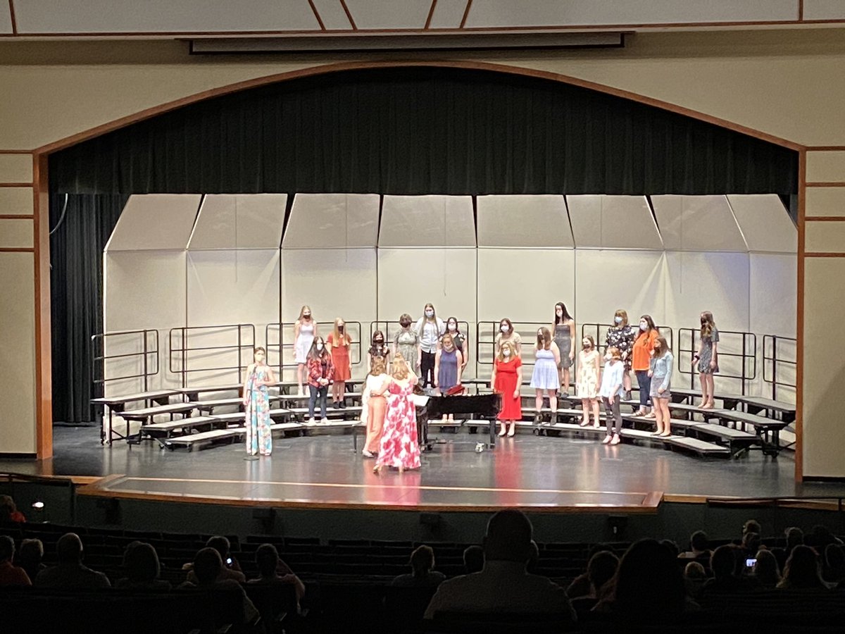 Great job Treble Cats!  Courtney Reckelhoff nailed the solo!  #FindYourGreatness <a href="/dynamixaca/">DYNAMIX A Cappella</a> <a href="/HarrisonDrama/">Harrison HS Drama</a> <a href="/SLSDLindley/">Mr. Lindley</a> <a href="/SLSDmcbee/">Mr. McBee</a> @wildcatsofhhs