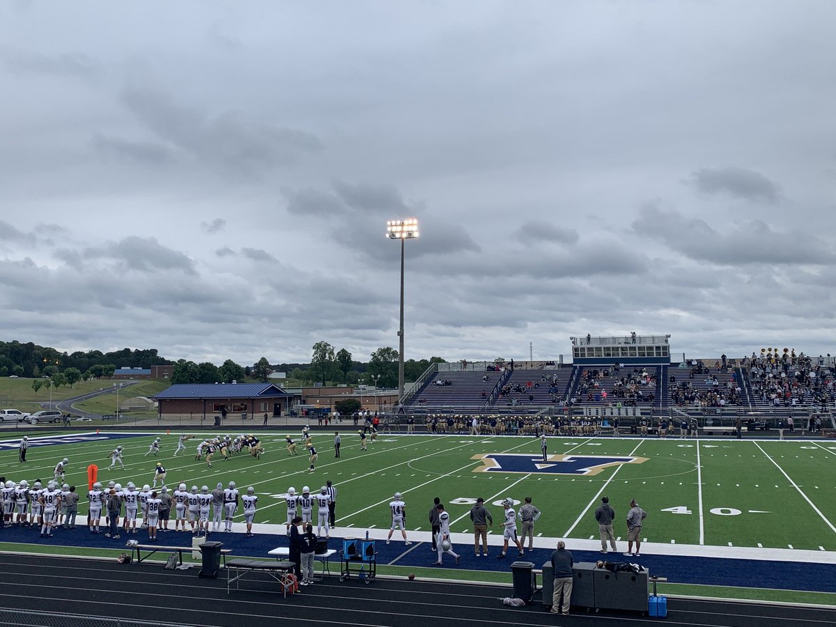 Beautiful night for some ⁦@football_ej⁩ ! Go Eagles!!!! #FTE