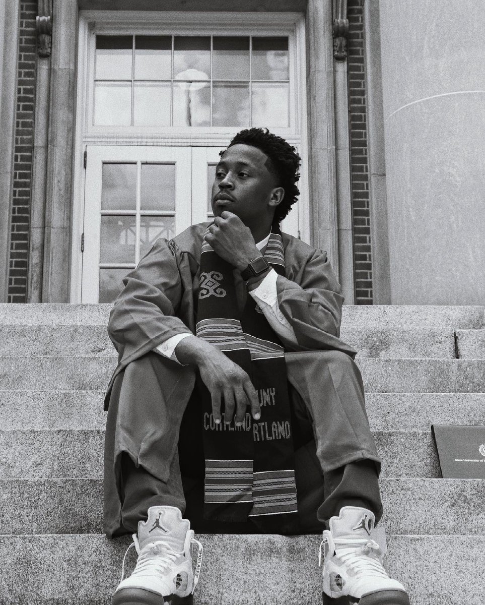 realrytejay_'s tweet photo. Ima catch up wit Allah when we suppose to meet, Til than bring the chair, tables, and the the groceries’ -               Breeeeeel Out🤞🏾✌🏾🎈 https://t.co/rH0LJCPSGu