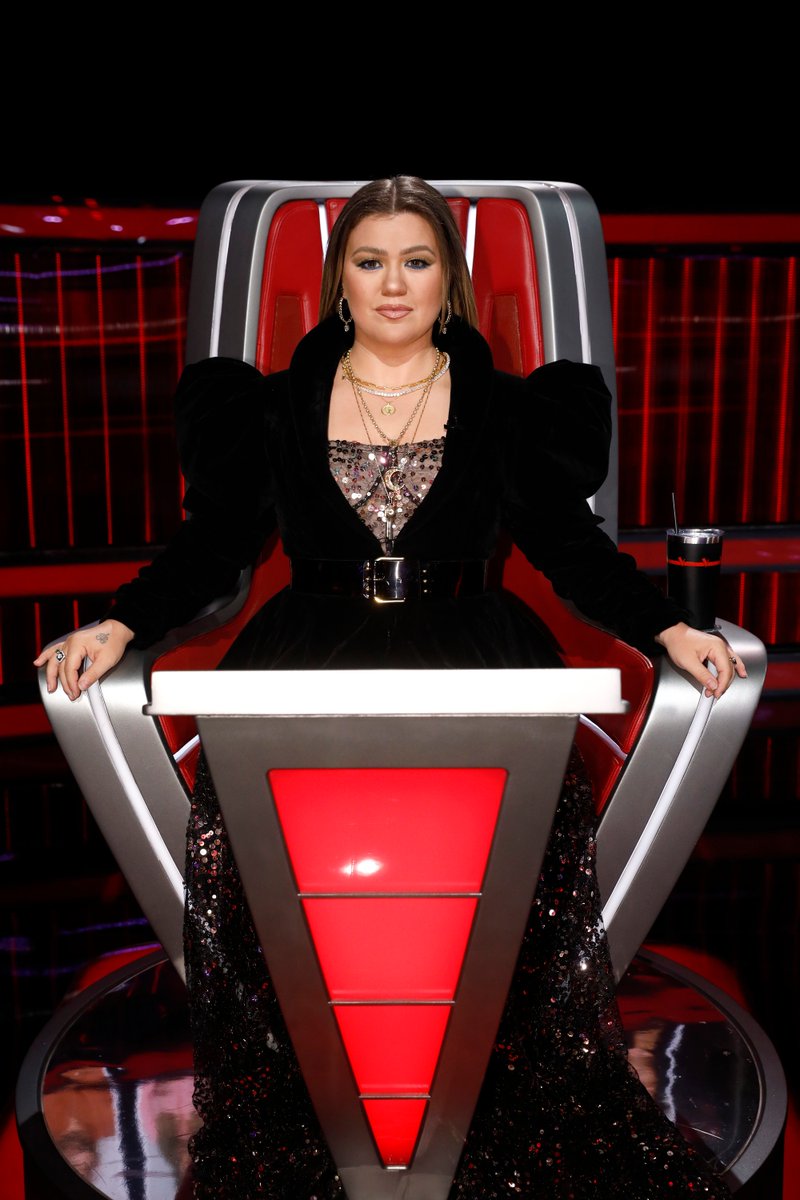 Bow down to the queen. 👑