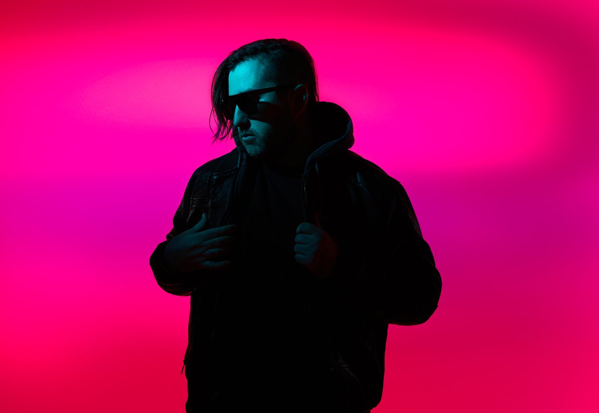 Been leaning heavily into the pinks this week...I call this shade "dystopic pink"

Photo of @ImTheUs3r 

#annaazarov 
#dystopicpop 
#imtheus3r
#indiepop 
#lamusic 
#seattlemusic