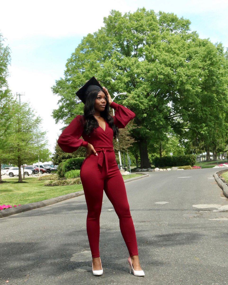 QueenReema__'s tweet photo. 🚨1ST GEN COLLEGE GRADUATE🚨
💎3.7 GPA MAGNA CUM LAUDE✅
💎CHI ALPHA EPSILON HONOR SOCIETY ✅
💎NATIONAL SOCIETY OF LEADERSHIP AND SUCCESS ✅ 
💎 B.A in PSYCHOLOGY W/ A MINOR IN SOCIOLOGY✅ 
💎M.A in CLINICAL MENTAL HEALTH: LOADING ⏳ https://t.co/ZMYwv2MA4S