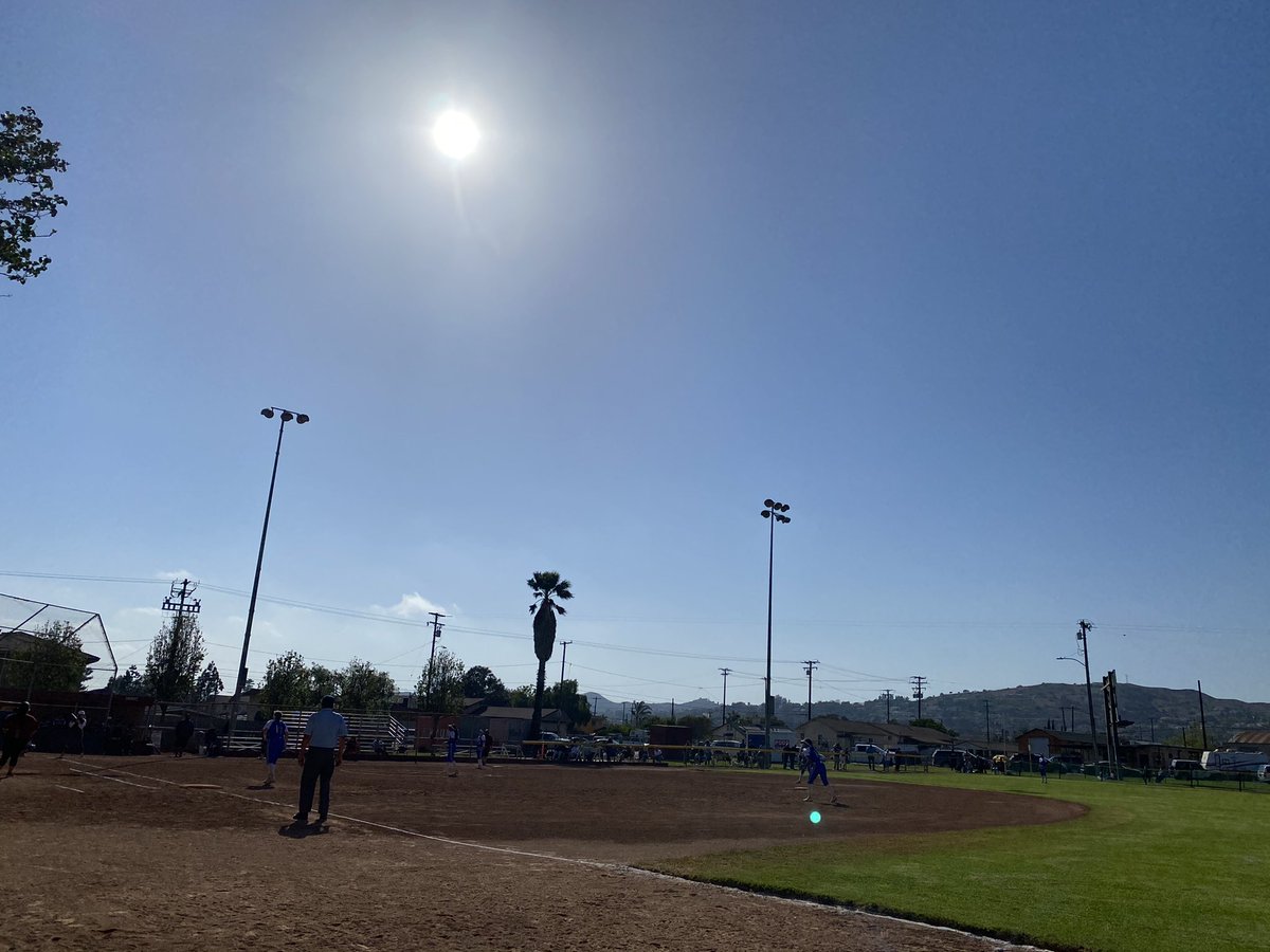 ProfessorLawlz's tweet photo. TIGHT game between @SPHSAthletics2 and visiting Fillmore. ππ₯π #futurecondors @OCCondors @OxnardCollege @Biancaaa22 https://t.co/Al5dTMzjyf