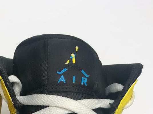 stepsbysp2's tweet image. The Air Jordan 1 Invincible, complete with logo and blood splatter like the series DM for orders
#steps #stepsbysp2 #sp2 #angelus #angeluspaint #nike #imagecomics #skybound #invincible #comics #amazon #jordan @steveyeun @Sethrogen @InvincibleHQ @RobertKirkman @AngelusBrand