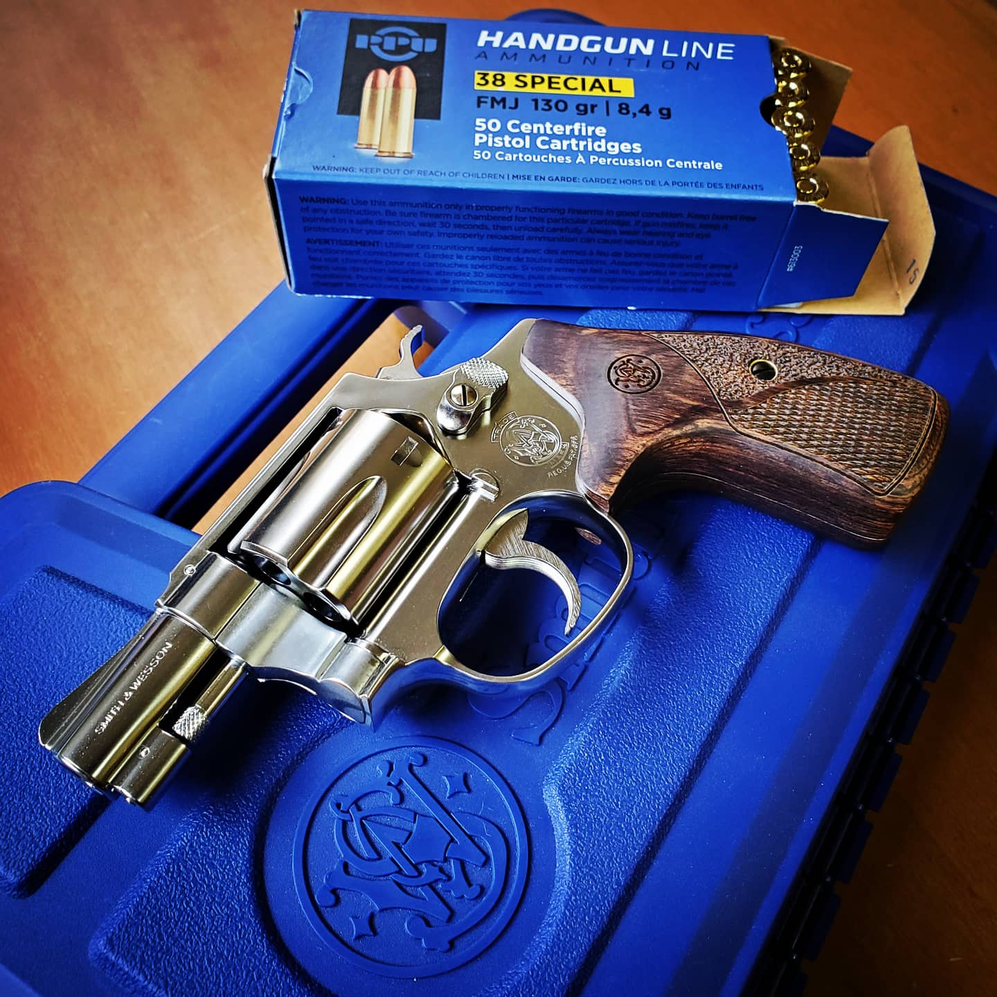 アルタモント S&W Jフレーム 鷹絵入り アイボリーグリップ アルタモント S&W Jフレーム ラウンドバット用 コンバージョン