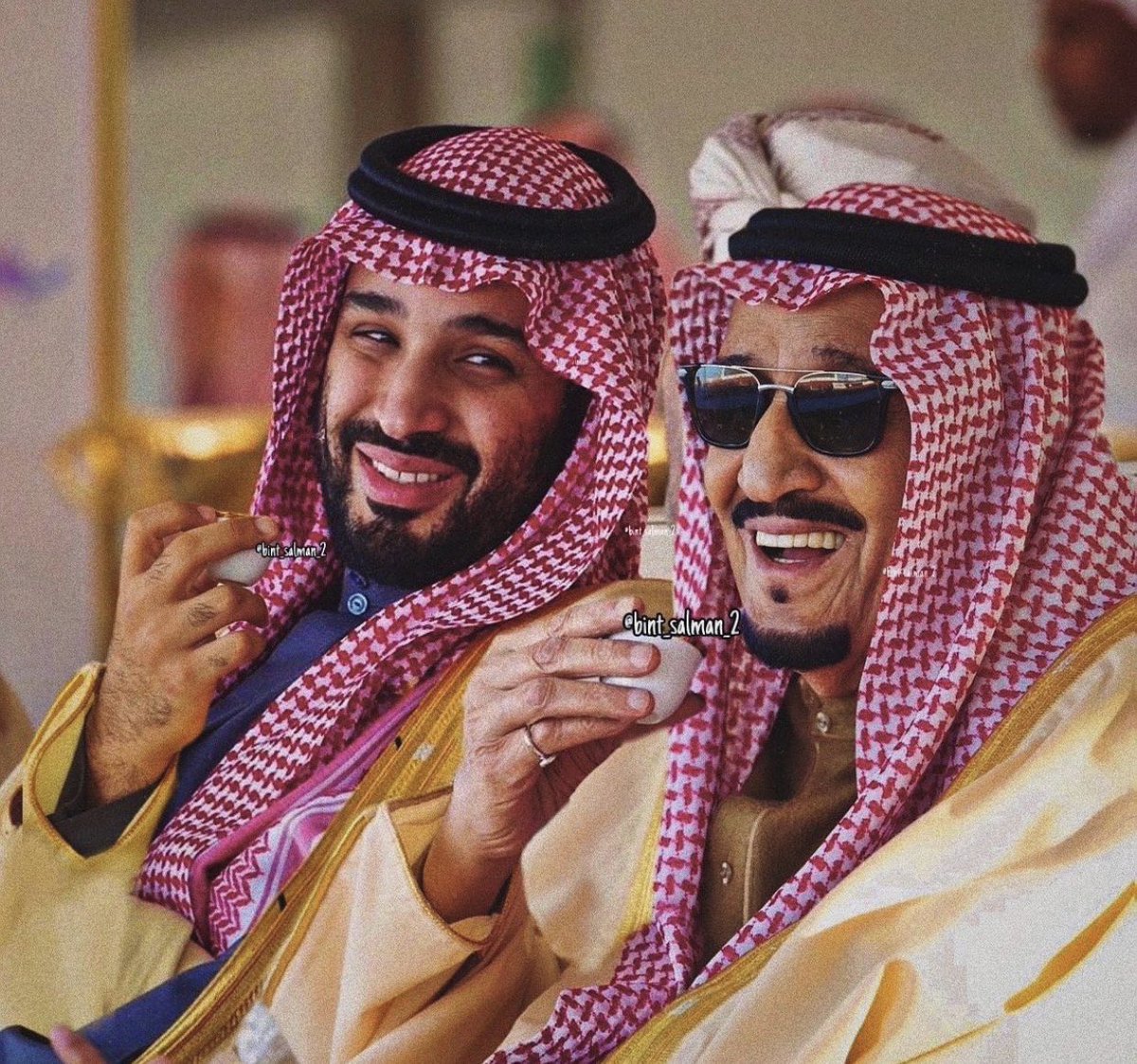 تباشر ياوطن جعل كل ايامك عيد
يوم قادتنا بخير الوطن كله سعيد