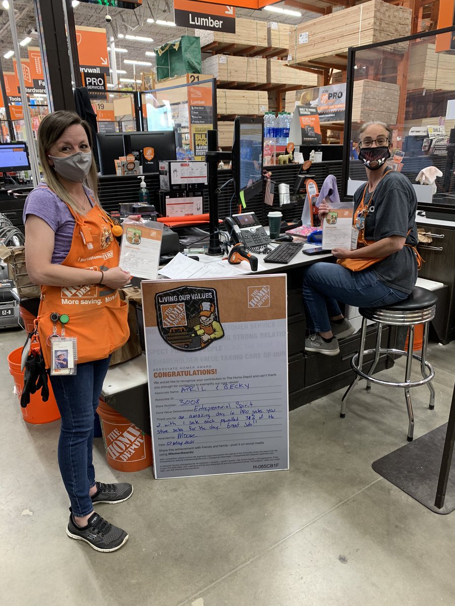 MDep26's tweet photo. @CampSweenScott @ShowMeShawnD196 @andrewschilli @3008_dixon @MOriahD1977 @a_maggs Two of my 4 pro PASA’s at the great 3008. 1 sale each and they carried 31% of the store sales yesterday, yep....Monster day in Pro! #rockstarsof3008 #northlandpride https://t.co/EsZ8bj4NyV