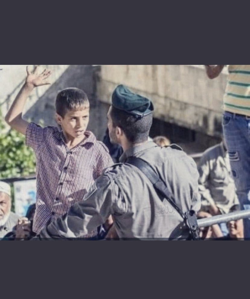 #فلسطين_تنتقض ارفع يمينك واضرب بخمس ياذيب 
يوم اليهودي في ديارك تسلطن

والشمس لو تشرق من الغرب وتغيب 
مال اليهودي في التوارييخ موطن 

ليت الشهامه في عروق المعازيب 
مثل الشجاعه في عيال  الفلسطين