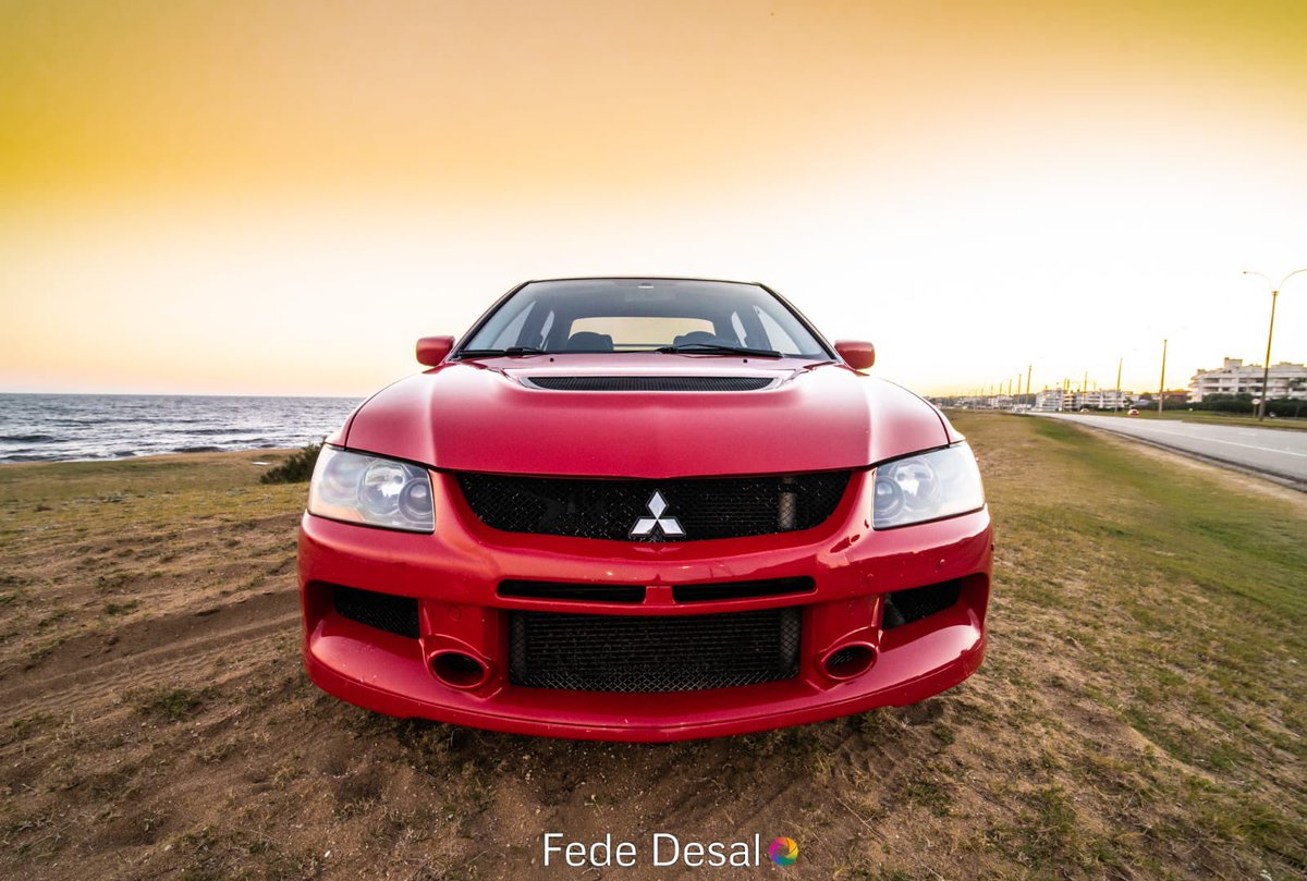 cocozeballosok's tweet photo. Genio @DesalFede con las Fotos que saco al EVO en #puntadeleste y el divino atardecer ‼️👏🏻🇺🇾 #mitsubishi #EvolutionIX https://t.co/XuCIOFJ7Bi