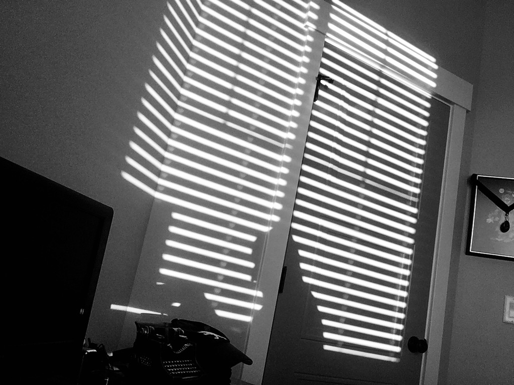 HyggeMan's tweet photo. Sunrise...
.
.
.
.
.
#PicOfTheDay #WorkingFromHome #Sunrise #ShadowsAndLight #LoggingIn #Noir #BlackAndWhitePhotography https://t.co/Hchv4ZHpzs