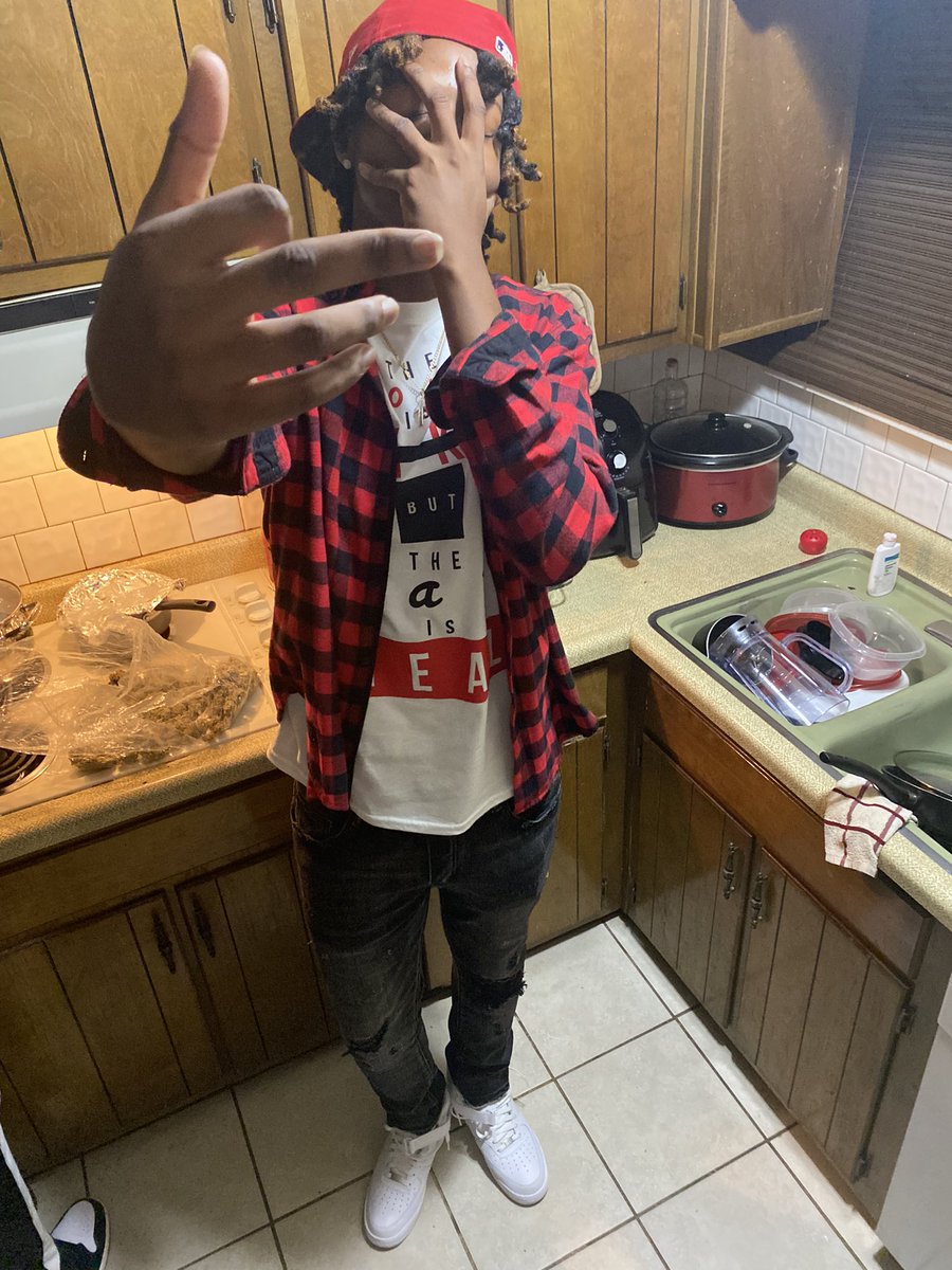 LowKeyCashOut_'s tweet image. Just hopped in the game 🎮ain’t need no scout🤷🏾‍♂️‼️