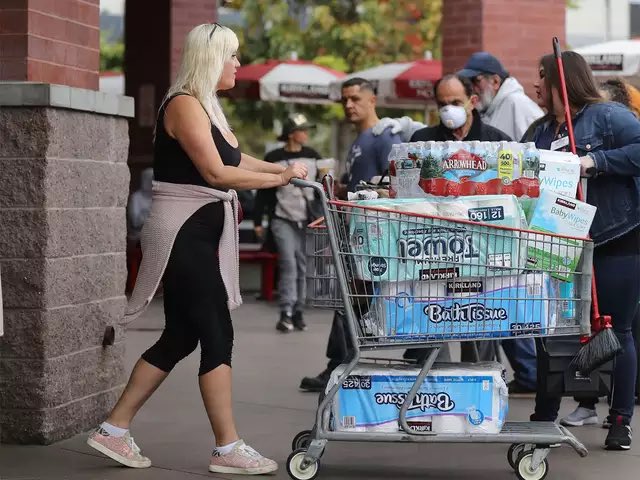 srivastavaankit's tweet image. How it                                    How it’s 
Started                                   Going 

#GasShortage2021 #gasoline #Pipelinehack