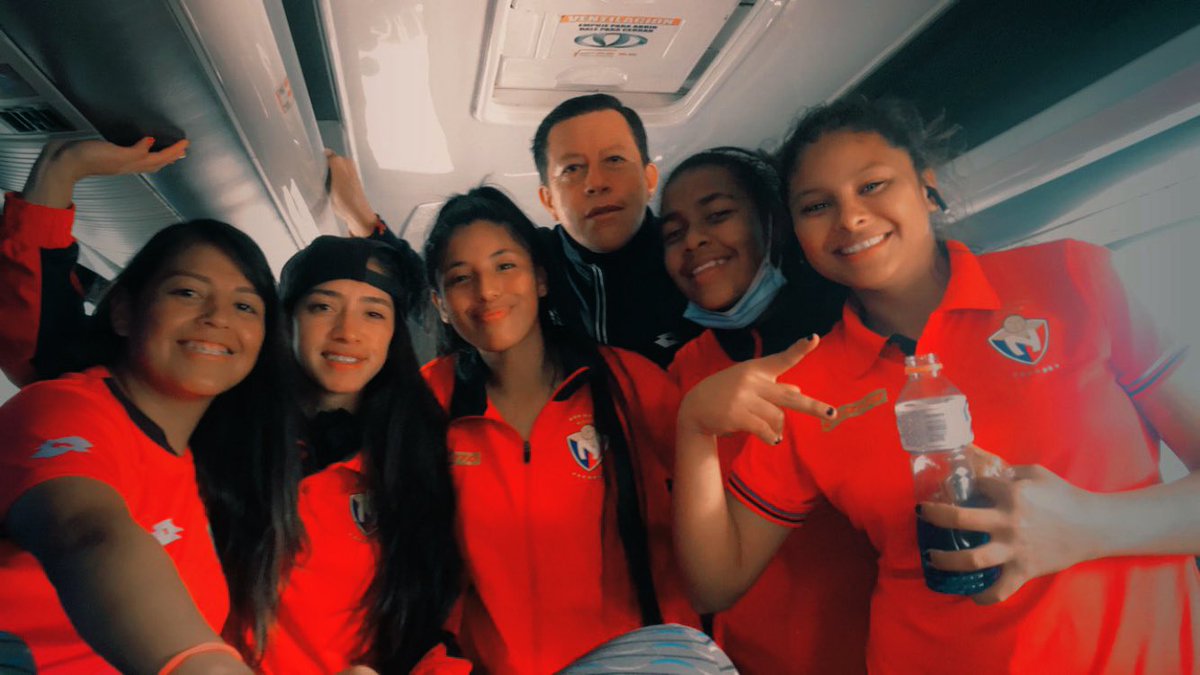 MicaelaGranda's tweet photo. +3 UN PASO ... ahora vamos a entrenar más duro para dar pelea el próximo partido ❤️ @elnacionalec https://t.co/qzEkTICVj4