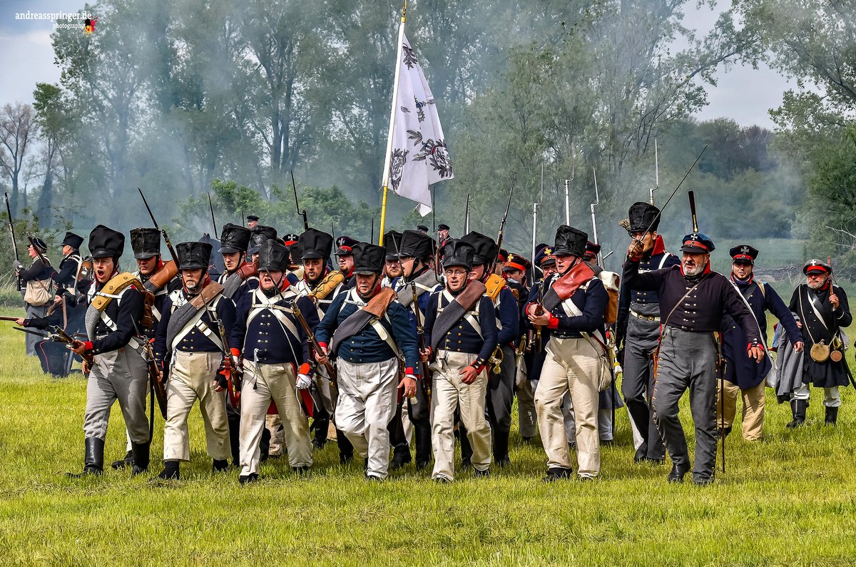 Bataille de Lützen 2019 🇩🇪 
#batailledelützen #schlachtbeigrossgörschen #grossgörschen #lützen #reenactment #livinghistory #napoleon #bonaparte #befreiungskriege #tourismus #tourism #preussen #prussia #linieninfanterie #sachsenanhalt #grandearmee @73rd_fusilier_regime