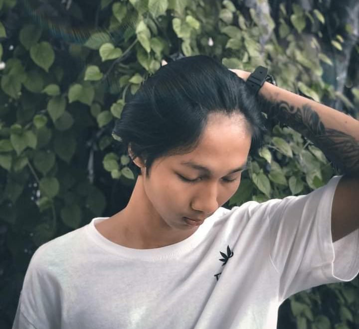 THET HTOO ZAW, 17, was beaten and abducted by Terrorists (Myanmar security forces) in Ward 12, South Okkalapa, Yangon today. 

He was unconscious and is now in the hospital.

#May13Coup #WhatsHappeningInMyanmar #MilkTeaAlliance