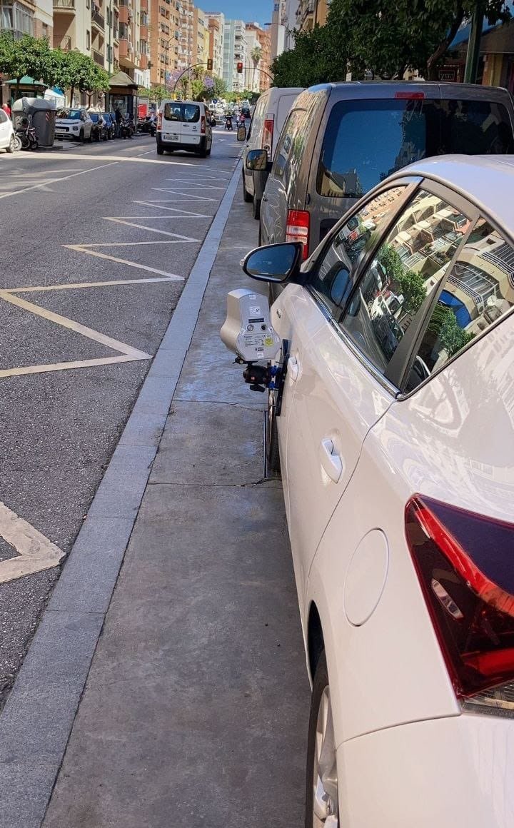 lluiscosta9's tweet photo. Vergüenza.
Afán recaudatorio 30km/h. https://t.co/3NlcbgzeJD