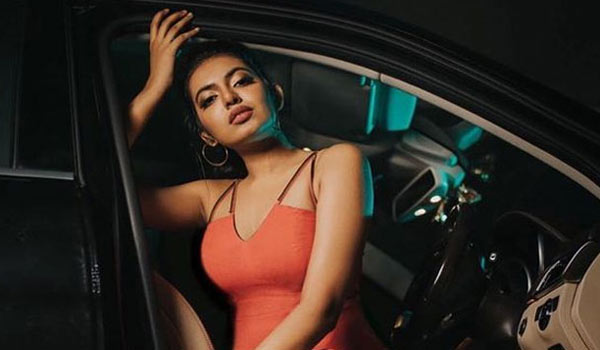 dinamalarcinema's tweet photo. உதயநிதி படத்தில் ஷிவானி ராஜசேகர் #Shivanirajasekhar #Article15remake #Udhayanidhistalin https://t.co/UHajIQm56m https://t.co/mjyDLNngv9
