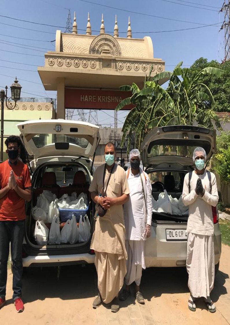 Distribution of free meals at the doorsteps of the Covid Patients in Gurugram through #CovidFoodAid. #vivoCares <a href="/GurugramIskcon/">ISKCON Gurugram</a>