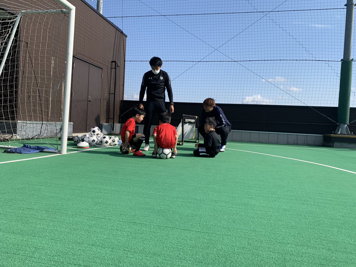 いわてグルージャ盛岡サッカースクール パルコタウンスクール 木曜日はパルコタウンスクール 今日は な なんと トップチームキャプテンの牟田雄祐選手が来てくれました いわてグルージャ盛岡 サッカースクール 盛岡市 パルコホーム