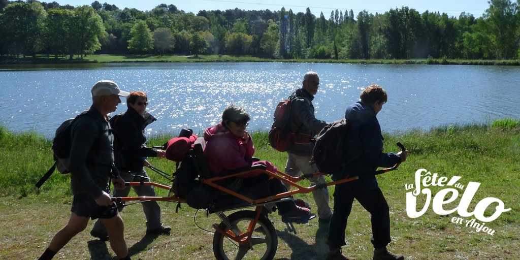 Maine_et_Loire's tweet photo. M-1 avant La Fête du vélo en #Anjou !  🚲
Le 13 juin prochain, les 102 km de parcours seront accessibles à tous : le @Maine_et_Loire mettra à disposition gratuite des joëlettes  ♿
Nous cherchons des porteurs : ça vous dirait de vous engager ? Contactez-nous 📥 https://t.co/1GSaezLWEE