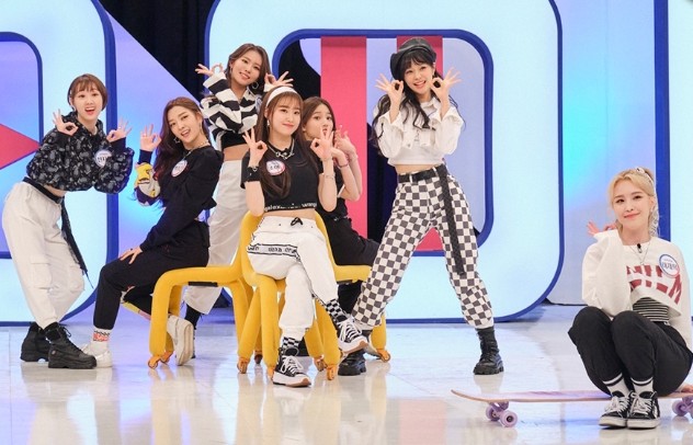 Weeekly_Global's tweet photo. [PREVIEW] @_Weeekly alongside Secret Number at Super Junior's ‘Idol VS Idol’ 📸 1/2

#Weeekly #위클리 https://t.co/2BNp86r0iP